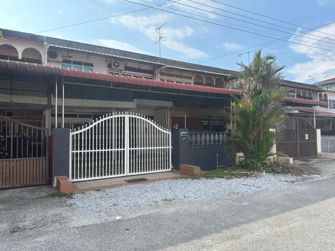 Jenny Homestay Teluk Intan Kültér fotó